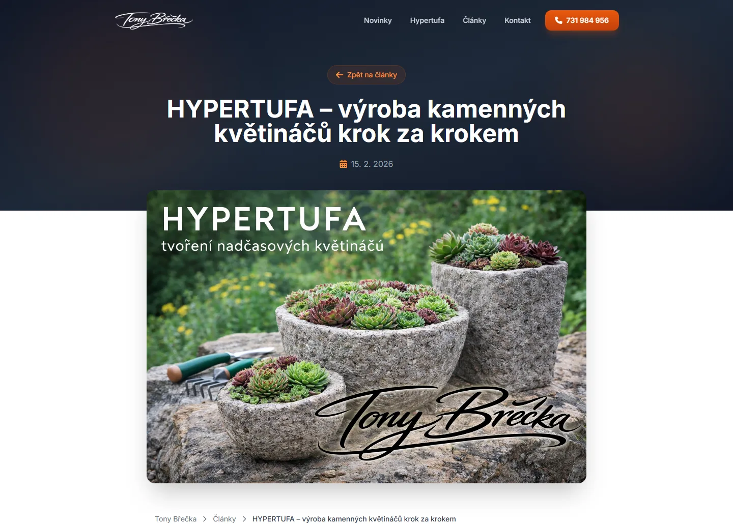 Článek s návodem na výrobu květináčů z hypertufy, s úvodní fotografií hotových květináčů s netřesky